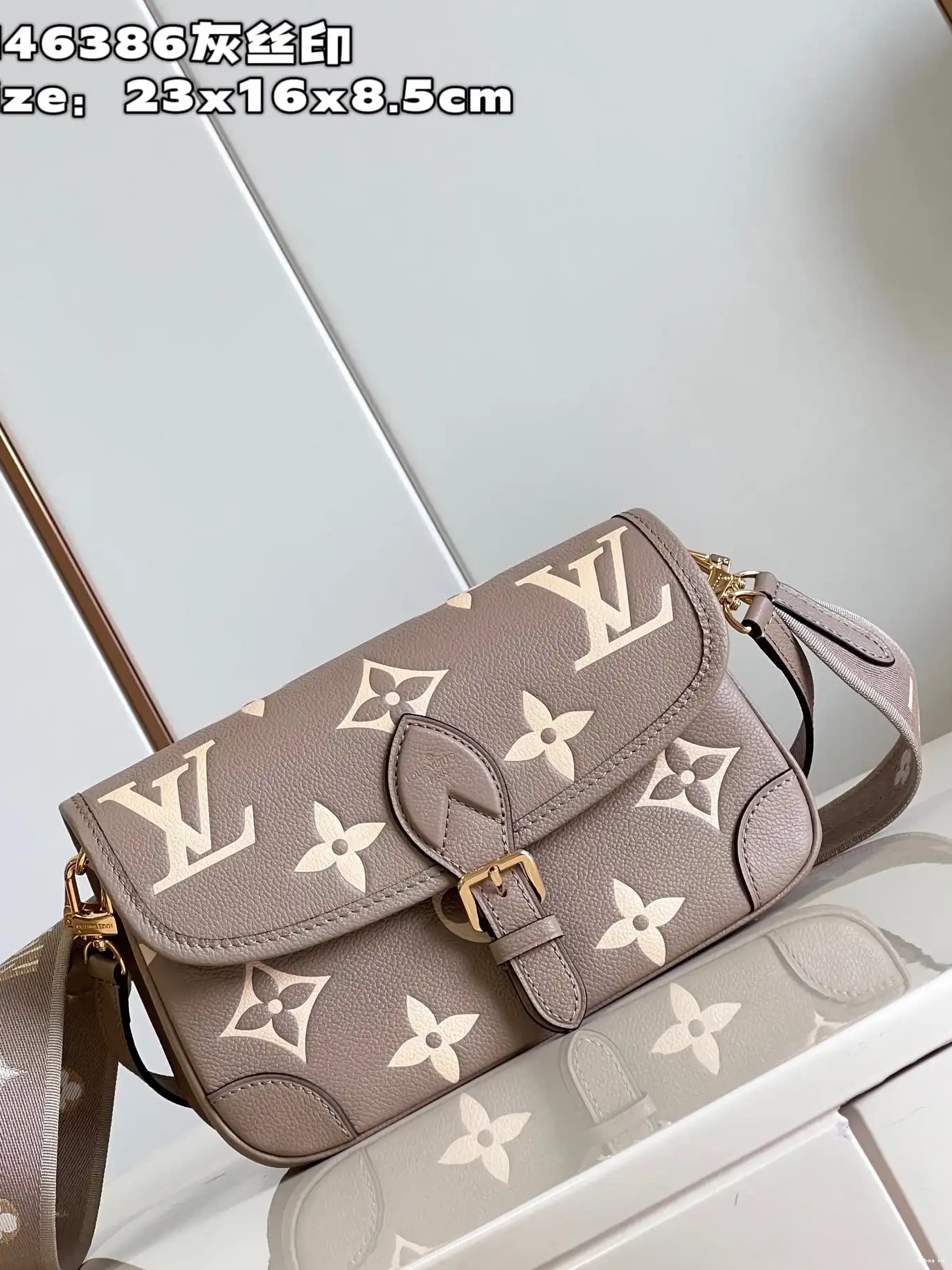 VUITTON Nano LOUIS Diane 0413